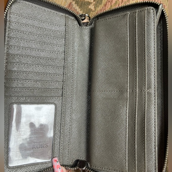 Michael Kors Gunmetal Wallet NWOT - Picture 4 of 6